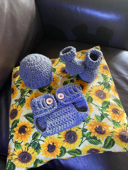 4 piece Newborn Outfit with Diaper Cover, Booties & Hat